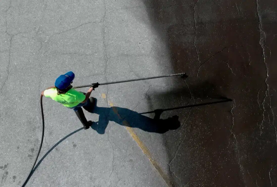 Asphalt Sealcoating