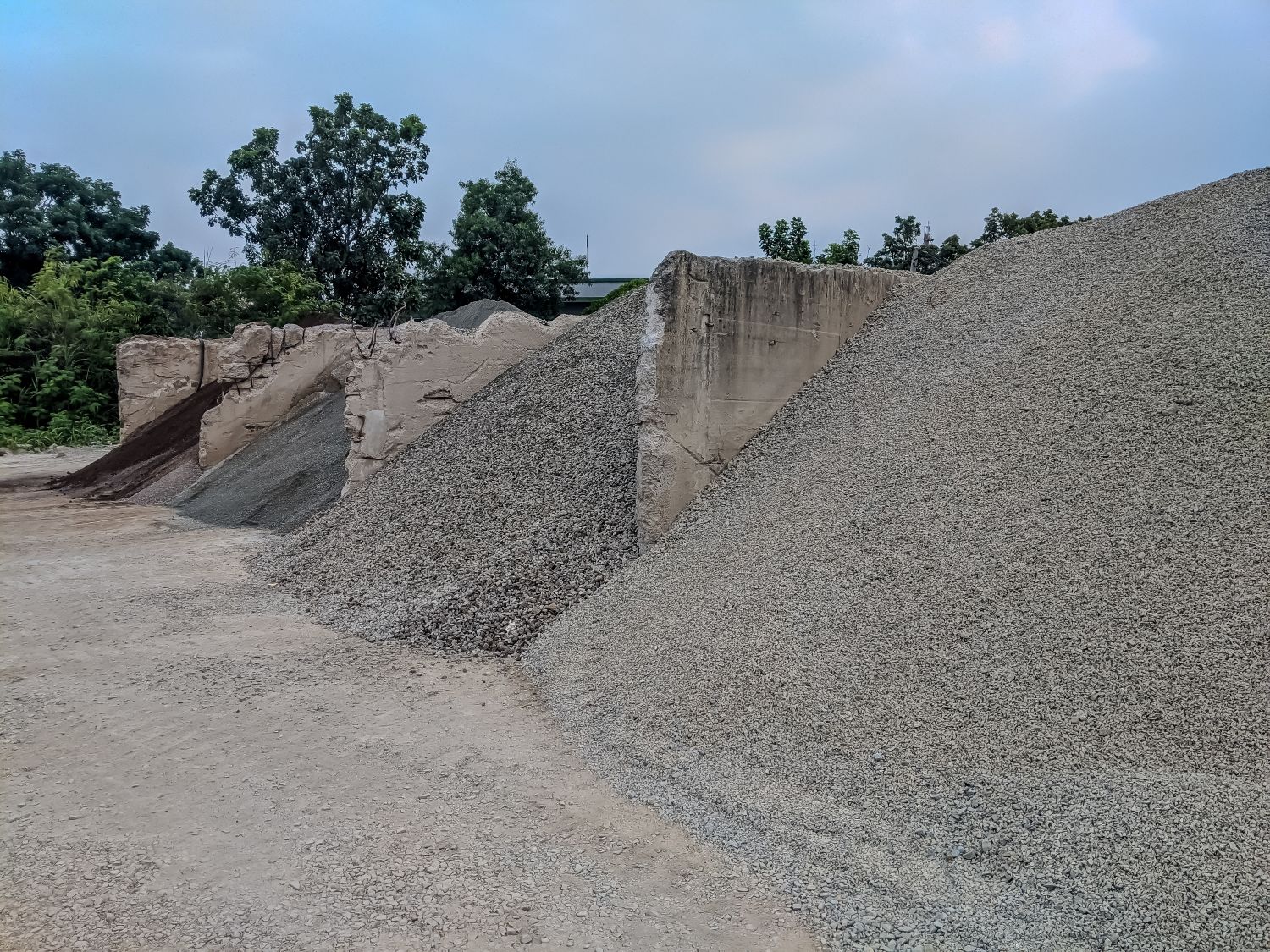 Asphalt Millings vs Gravel